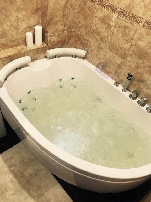 Trumpalaike Buto Nuoma Rokiskyje Su Jacuzzi روكيسكيس المظهر الخارجي الصورة